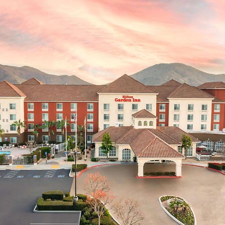 Hilton Garden Inn Fontana Exteriör bild