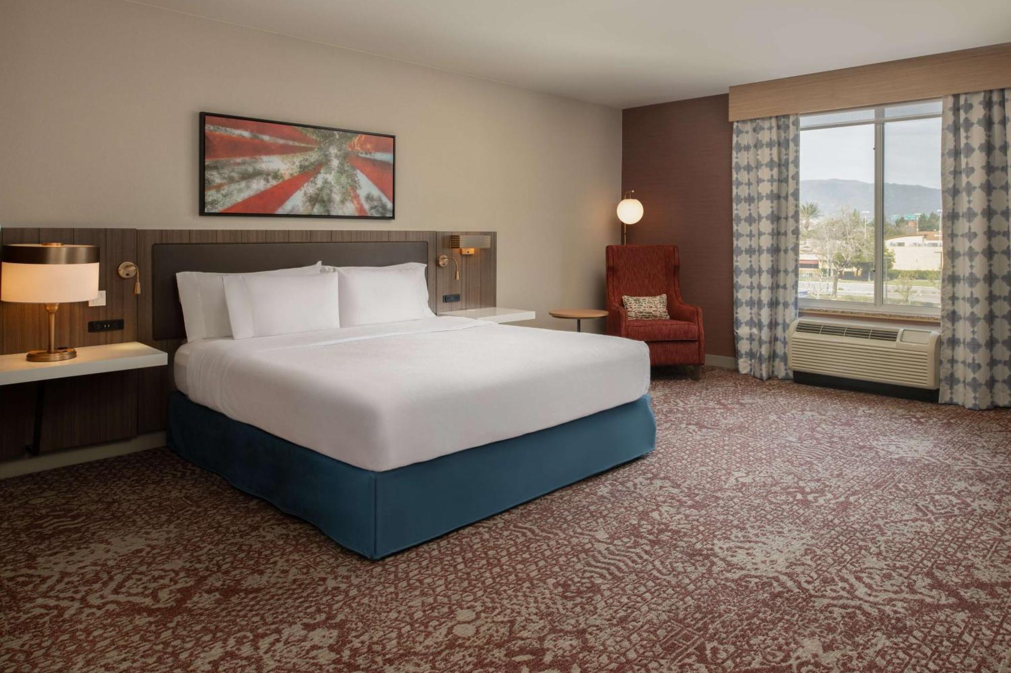 Hilton Garden Inn Fontana Exteriör bild