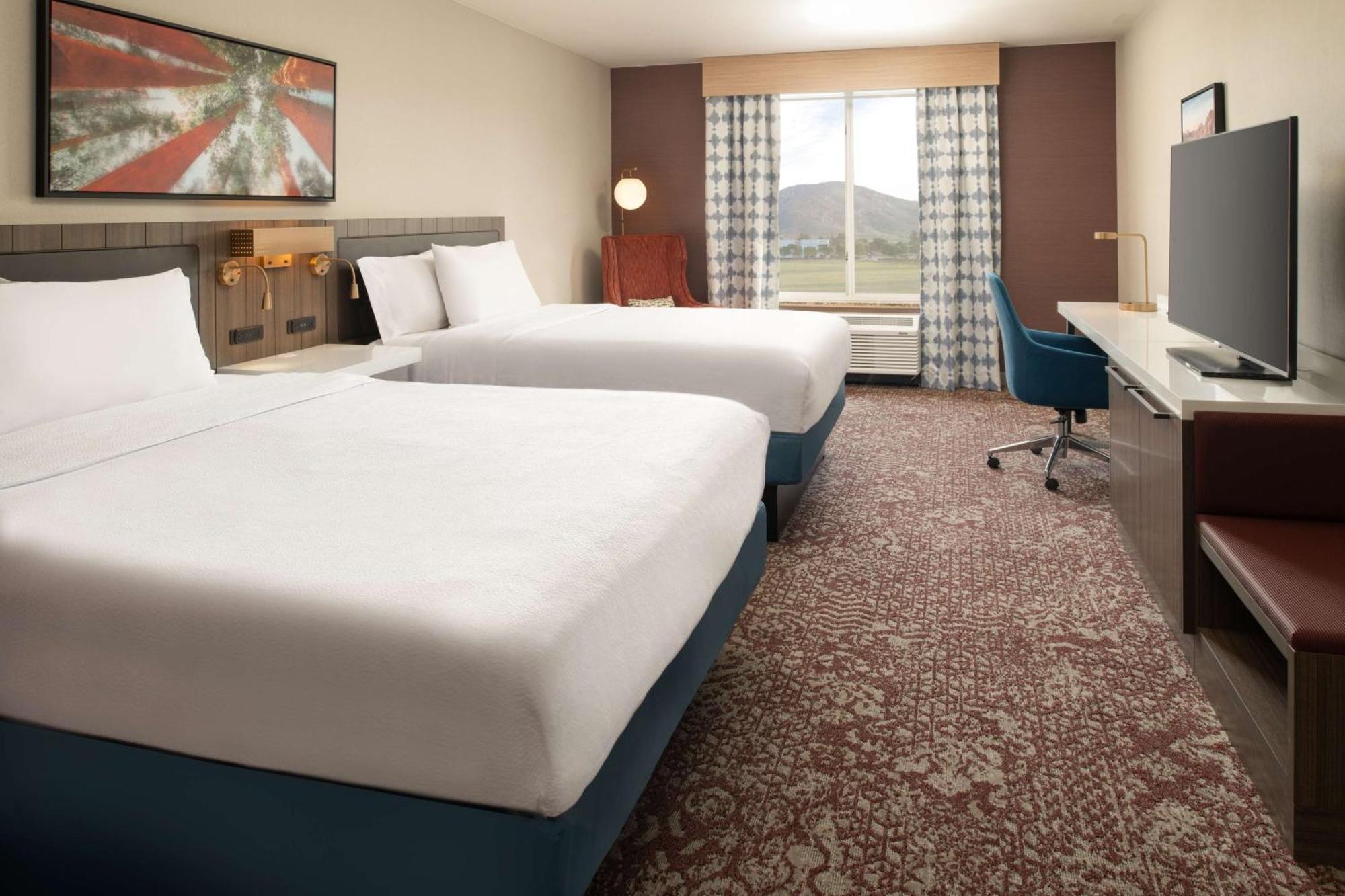 Hilton Garden Inn Fontana Exteriör bild