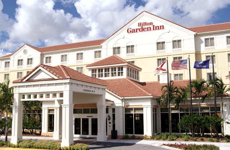 Hilton Garden Inn Fontana Exteriör bild