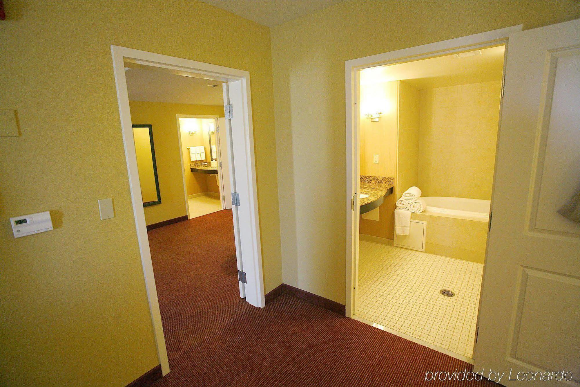 Hilton Garden Inn Fontana Rum bild