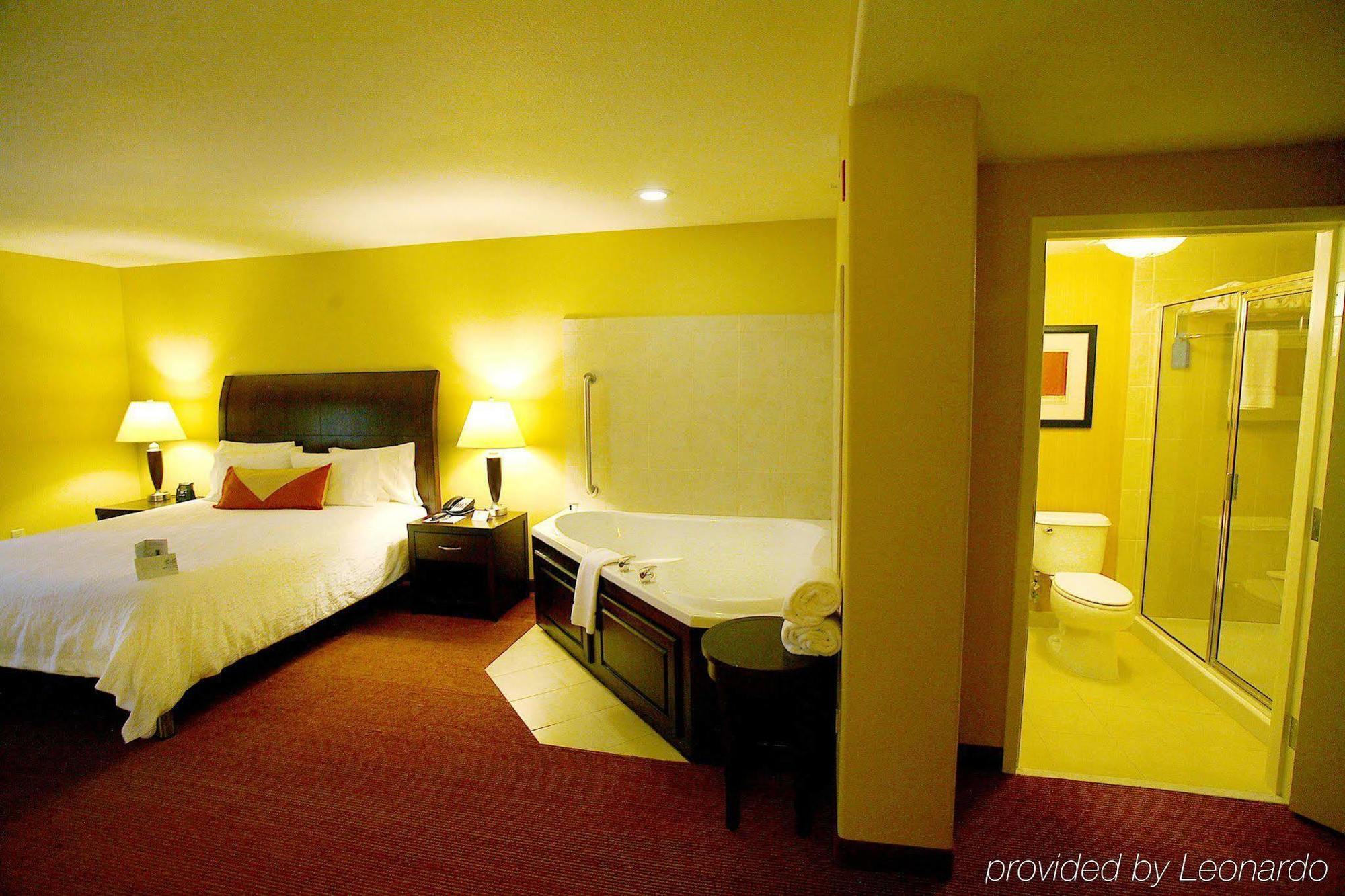Hilton Garden Inn Fontana Rum bild