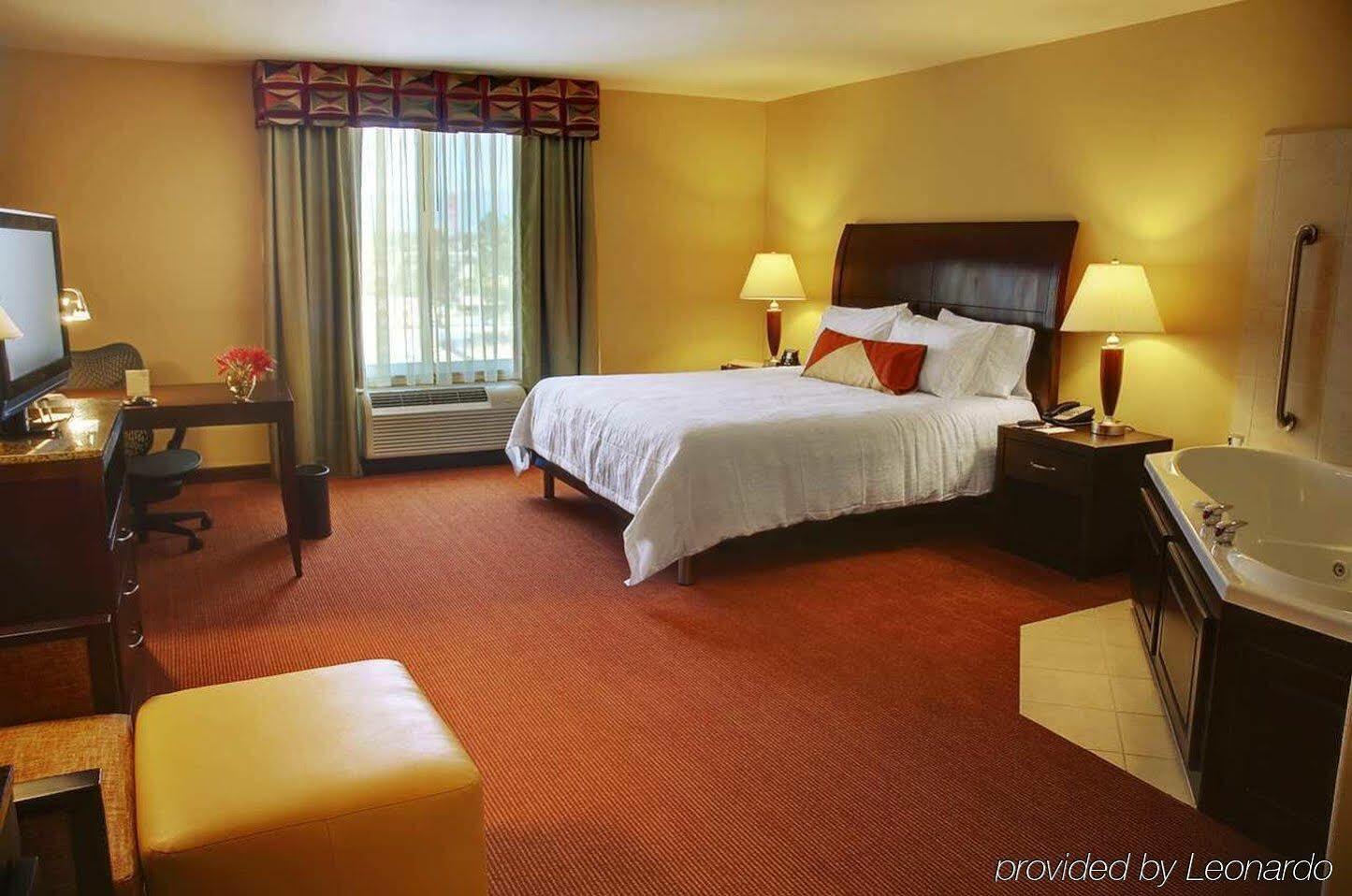 Hilton Garden Inn Fontana Exteriör bild
